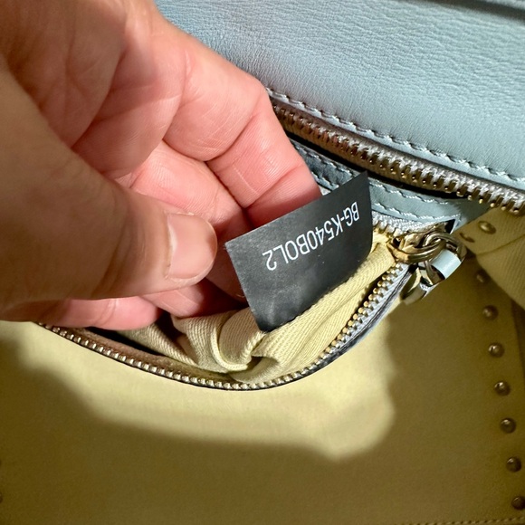 VALENTINO GARAVANI ❤️🌟 ROCKSTUD LEATHER BLUE TOTE BAG ⭐️ - Picture 13 of 14